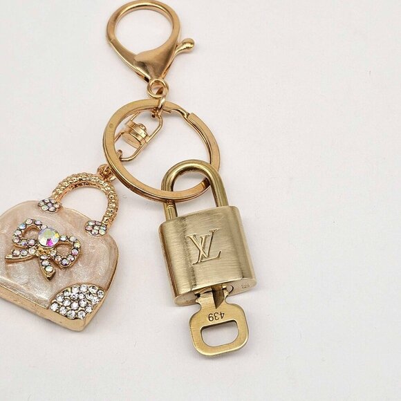 Authentic Louis Vuitton Lock & Key with unbranded Bagcharm, Keycharm 121625 - Picture 4 of 8